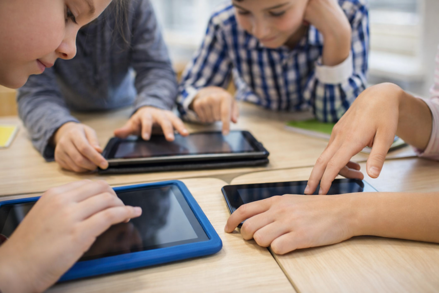 Який планшет вибрати дитині